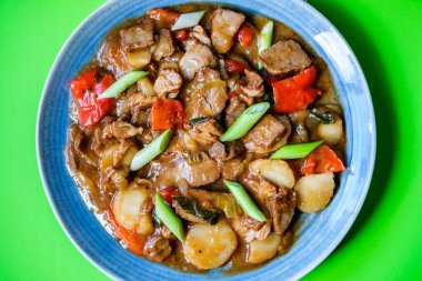 Londra İngiltere, Eylül 08 2025, Çin usulü Pork Char Siu Hoisin ve Sebzeli Zencefil Sosu