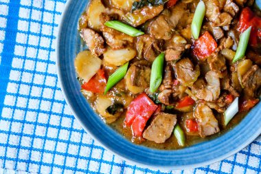 Londra İngiltere, Eylül 08 2025, Çin usulü Pork Char Siu Hoisin ve Sebzeli Zencefil Sosu