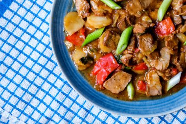 Londra İngiltere, Eylül 08 2025, Çin usulü Pork Char Siu Hoisin ve Sebzeli Zencefil Sosu