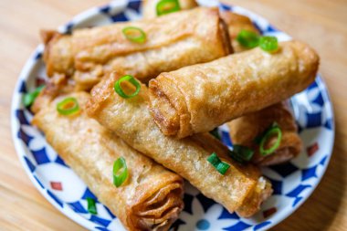 Londra İngiltere, 11 Eylül 2025, Klasik Çin Stili Sebzeli Bahar Ekmeği