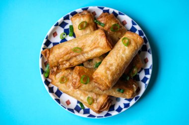 Londra İngiltere, 11 Eylül 2025, Klasik Çin Stili Sebzeli Bahar Ekmeği