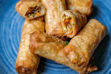 Londra İngiltere, 11 Eylül 2025, Klasik Çin Stili Sebzeli Bahar Ekmeği