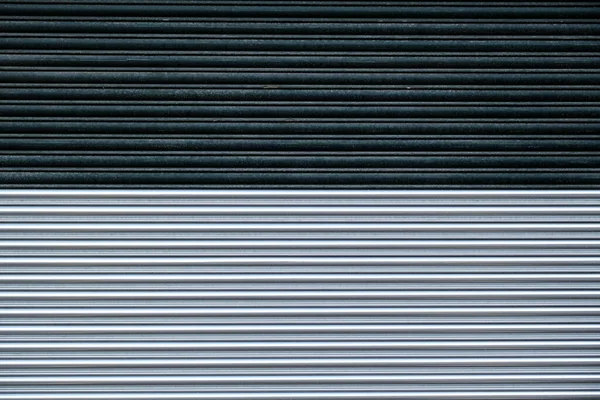 Londra İngiltere 15 Eylül 2025, Alüminyum Güvenlik Deklanşörünün Soyut Görüntüsü