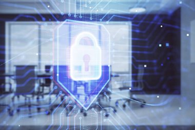 Konferans odası arka planında kilit simgesi hologramının çift pozlaması. Siber güvenlik kavramı