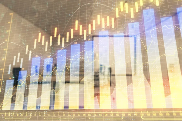 Ticaret masası banka ofisi iç arka planda stok piyasa şeması. Çift pozlama. Finansal analiz konsepti