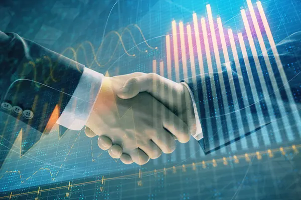 Multi exponering av Forex Graph på abstrakt bakgrund med två affärsmän handskakning. Framgångskoncept på aktiemarknaden — Stockfoto