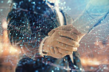 İki işadamı el sıkışması ile Cityscape arka planda çizim soyut teknoloji çift pozlama. İş içinde teknoloji rolü kavramı