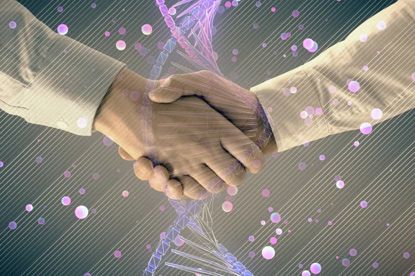Exposição múltipla de holograma de DNA em fundo abstrato com dois homens aperto de mão. Conceito de bioengenharia — Fotografia de Stock