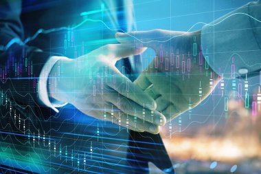 İki işadamı el sıkışması ile Cityscape arka planda mali grafik çift pozlama. Finansal analiz ve yatırım fırsatları konsepti