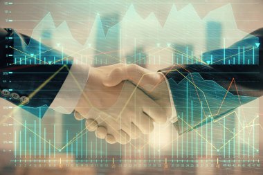 İki işadamı el sıkışması ile Cityscape arka planda mali grafik çift pozlama. Hisse senedi piyasası anlaşması kavramı