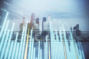 Çatı arka planda şehir görünümü ile Forex grafik hologram. Çift pozlama. Hisse senedi piyasası konsepti.