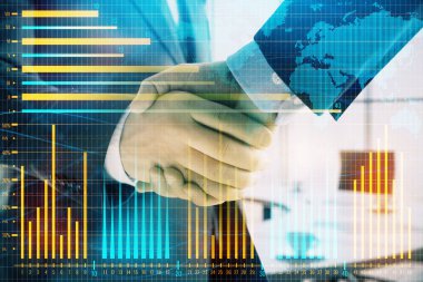 İki işadamı el sıkışması ile ofis arka planda mali grafik ve harita çok pozlama. İş başarısı kavramı