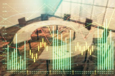 Konferans odası arka planda Forex çizelgesine çift pozlama. Hisse senedi piyasası analizi konsepti