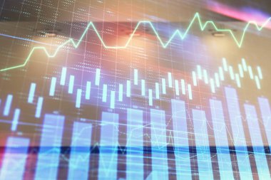 Boş oda iç arka planda mali grafik çift pozlama. Forex piyasası konsepti.