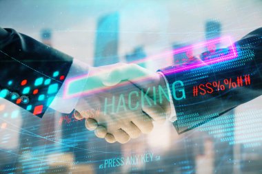 İki kişi el sıkışma ile şehir görünümü arka plan dijital suç tema hologram Çoklu pozlama. Menkul kıymetleştirme kavramı