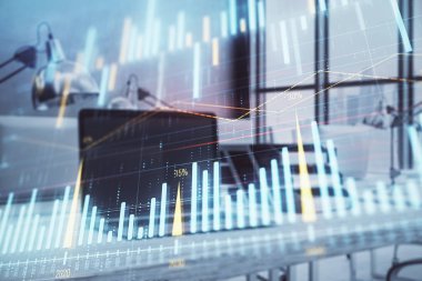 Masaüstü Ofis bilgisayar arka plan ile Forex grafik hologram. Çift pozlama. Finansal analiz konsepti.
