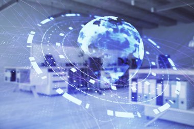 Arka planda ticaret masası banka ofisi iç dünya haritası. Çoklu pozlama. Uluslararası finans kavramı