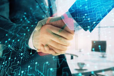 İki erkek el sıkışma ile ofis arka planda kilit simgesi hologram çift pozlama. Veri güvenliği kavramı