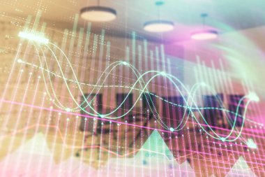 Konferans odası arka planda hisse senedi piyasası grafik Multi pozlama. Finansal analiz konsepti