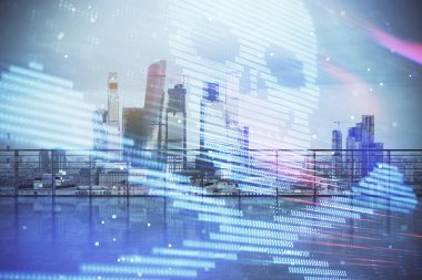 Çatı üst arka plandan şehir görünümü ile tema hologram Hacking. Çifte pozlama. Siber korsanlık konsepti.