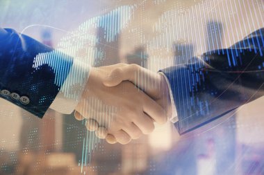 İki işadamı el sıkışması ile Cityscape arka planda Dünya Haritası çift pozlama. Uluslararası iş konsepti