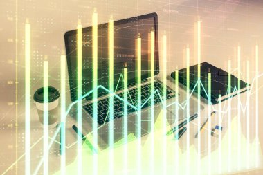 Masaüstü Ofis bilgisayar arka plan ile Forex grafik hologram. Çift pozlama. Finansal analiz konsepti.