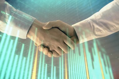 İki işadamı el sıkışması ile soyut arka planda Forex grafik Multi pozlama. Hisse senedi piyasasında başarı kavramı