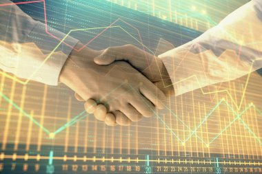 İki işadamı el sıkışması ile soyut arka planda Forex grafik Multi pozlama. Hisse senedi piyasasında başarı kavramı