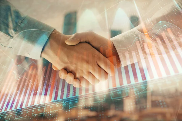 Dubbele blootstelling van financiële grafiek op Cityscape achtergrond met twee zakenman handshake. Concept beurs deal — Stockfoto