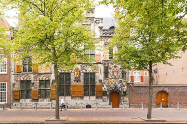 Hollanda kanallar üzerinde karakteristik evler bulabilirsiniz