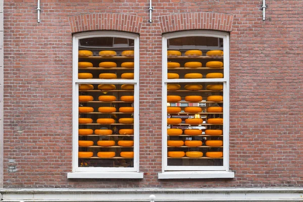 Typisch Hollandse Kaas Met Een Ronde Vorm Gele Kleur — Stockfoto