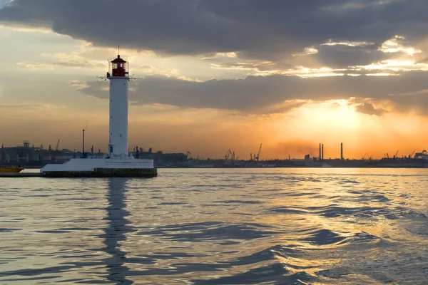 Gün Batımında Odessa Limanında Ünlü Deniz Feneri Ukrayna Karadeniz — Stok fotoğraf