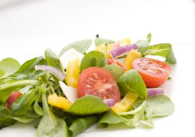  taze bahar salatası sebze üzerinden