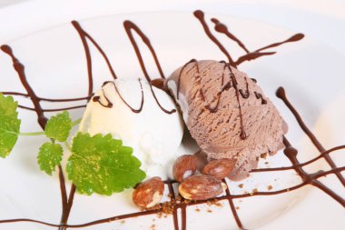 tatlı. dondurma. yoğurt. krem. çikolata tatlı