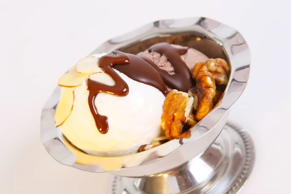 デザート アイスクリーム ヨーグルト クリーム チョコレートのデザート — ストック写真