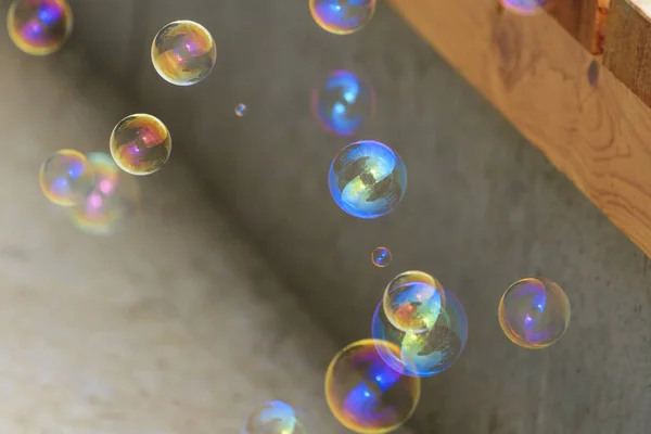 Burbujas Jabón Color Volar Por Piscina Vacaciones Verano — Foto de Stock