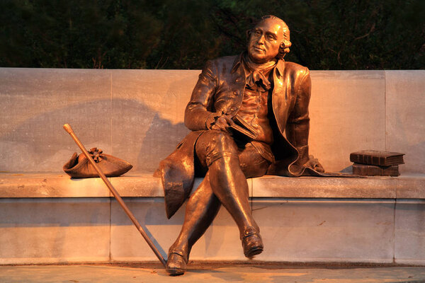 The George Mason Memorial in Washington, D.C. honors Founding Father George Mason, author of the Virginia Declaration of Rights that inspired the U.S. Constitutions Bill of Rights