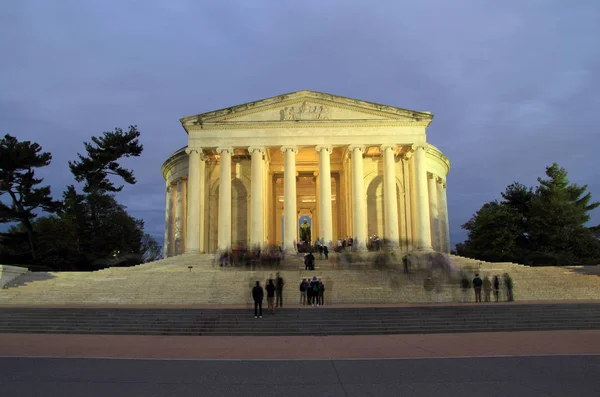 Visitatori Riuniscono Apprezzare Uno Dei Monumenti Più Importanti Washington Jefferson — Foto Stock