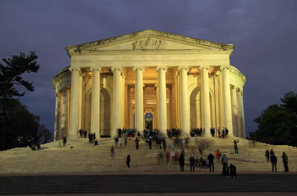 Visitatori Riuniscono Apprezzare Uno Dei Monumenti Più Importanti Washington Jefferson — Foto Stock