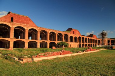 Bahçe anahtar Kuru Tortugas Milli Parkı'nda yer alan Fort Jefferson belki de en iyi izole ve girift Amerika Birleşik Devletleri'nde inşa tüm iç savaş dönemi askeri sur inşa olduğunu