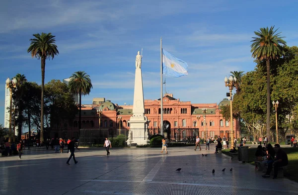 アルゼンチン ブエノスアイレス4月18日 ここで見られるカーサ ロサダは 間違いなくブエノスアイレスの歴史的なマヨ広場に位置する最も顕著なランドマークです 2019年4月18日 アルゼンチンのブエノスアイレス — ストック写真