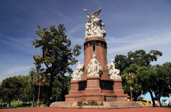 Buenos Aires Argentina Abril Numerosos Monumentos Hermosos Encuentran Dispersos Por —  Fotos de Stock