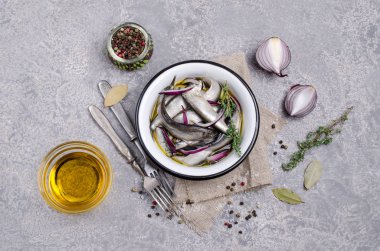 Organik fermente küçük balık