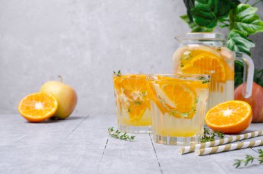 Meyve ile aşılanmış su