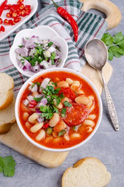 Makarna ile kalın sebze çorbası