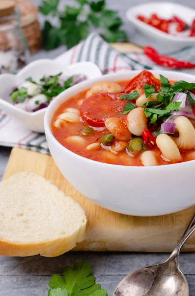 Makarna ile kalın sebze çorbası