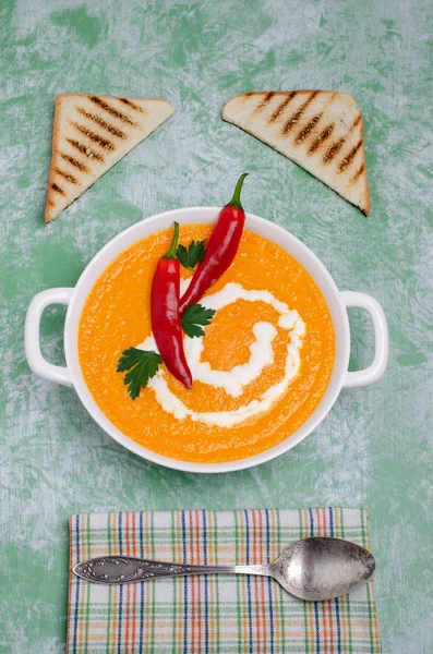 Гарбузовий крем-суп зі спеціями — стокове фото