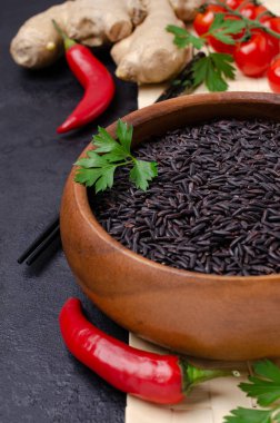 Siyah parlatılmış pirinç