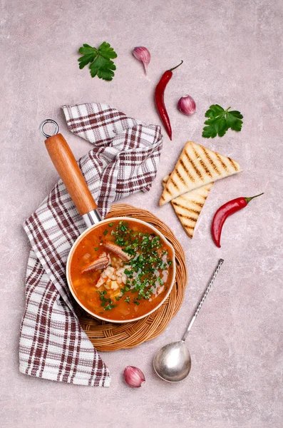 Томатний суп з рибою — стокове фото