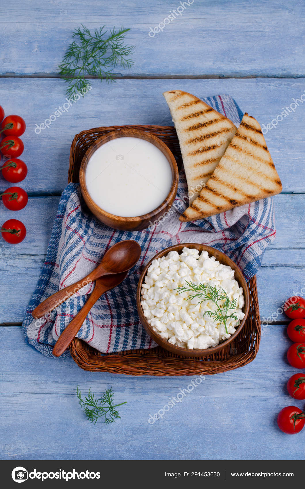 Granulated white cottage cheese Stock Photo by ©Shusha 291453630